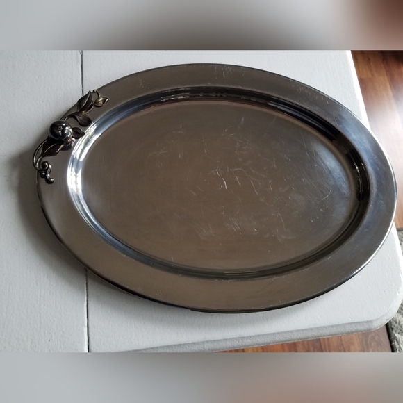 Oneida Stainless Serving Vanity Tray with Raised Leaf Detail U.S.A. - Picture 1 of 6